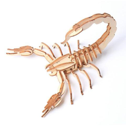 maquette-en-bois-scorpion