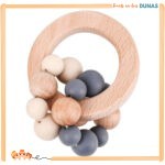 hochet-en-bois-avec-perles