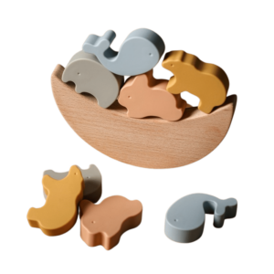 Jeu d’inspiration Montessori d’équilibre avec animaux colorés