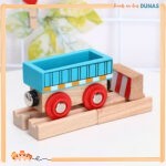 train-en-bois-aimante-wagon-bleu-2
