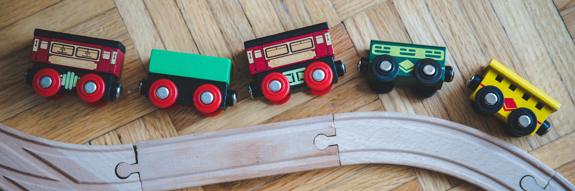 trains-en-bois